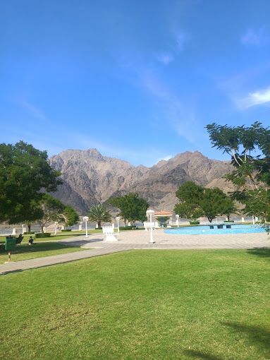 Qurayyat Lake Park